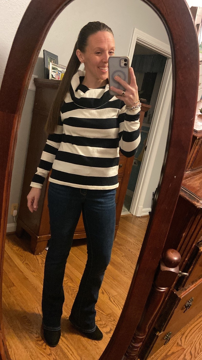 ON SALE $35 - My skinny kick jeans are on sale.  They have a little stretch, just enough flare, and I love the wash color. 


#jeans #jeanssale #aerie #americaneagle #skinnykick #workjeans #LTKOver40 #LTKWorkwear 

#LTKSaleAlert #LTKU #LTKFindsUnder50