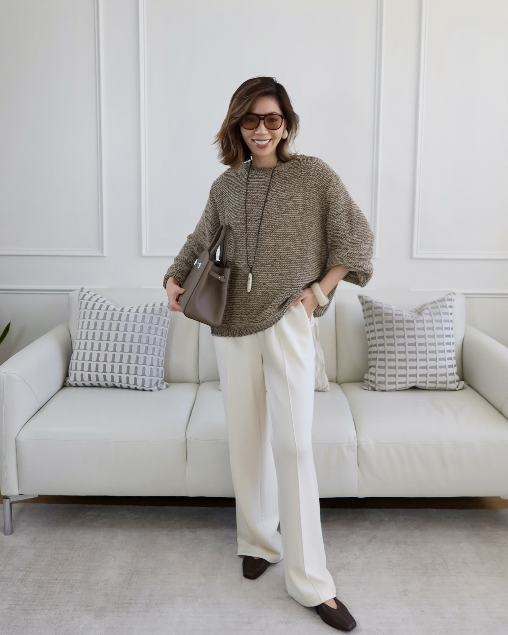 Love the white pants from @Varley #sponsored

#LTKMidsize #LTKOver40 #LTKootd