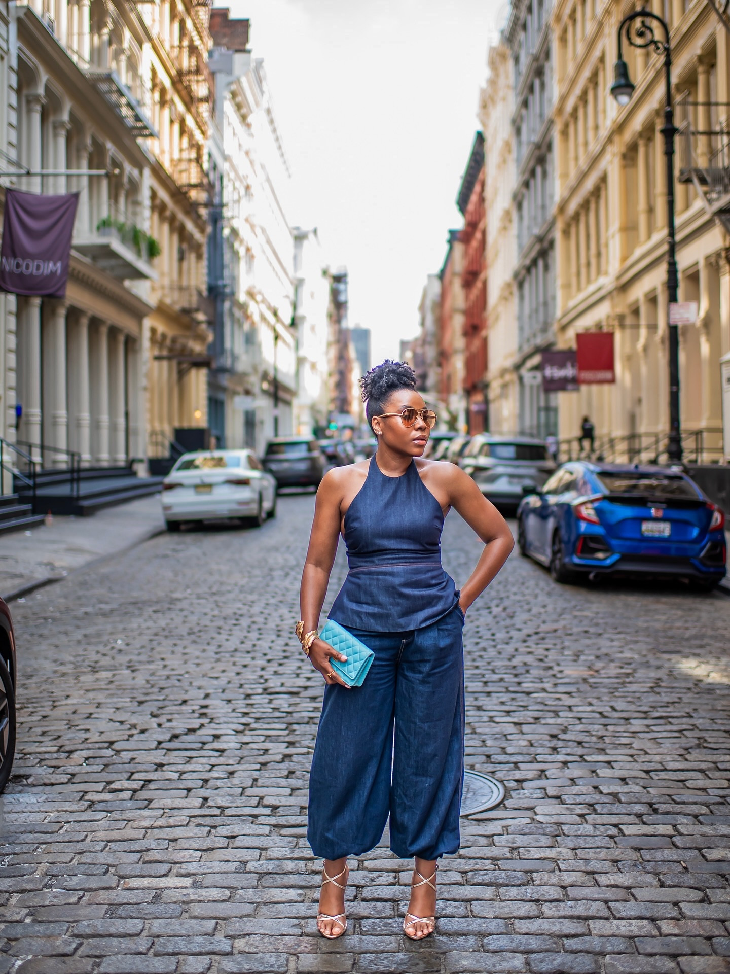 PSA!! my balloon hem jeans are on sale. They run true to size, wearing a medium.  Wear with a tank and blazer for a chic date night or brunch look. 

#LTKSaleAlert #LTKCyberWeek #LTKFindsUnder50