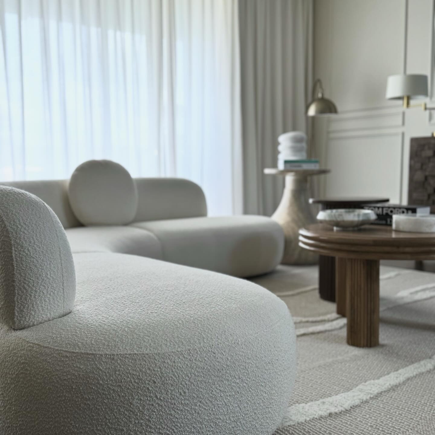 Minimalist Interior Design ✨
.
.
.
.
.
.
.
.
#interiordesign #minimalist #homedecor