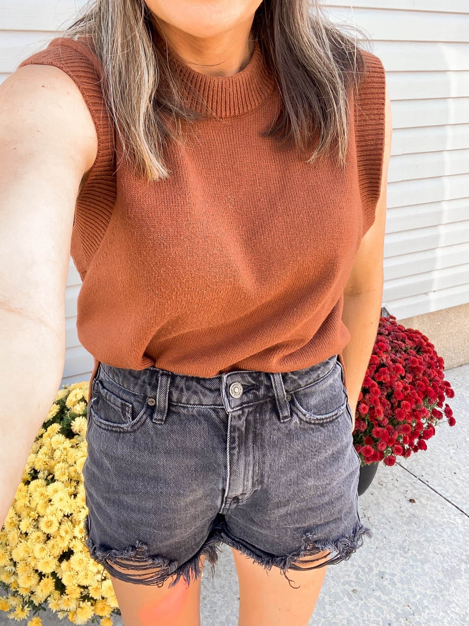 This sweater tank is the perfect transition piece to have for fall, I love this color for fall as well. 

#LTKSeasonal #LTKStyleTip