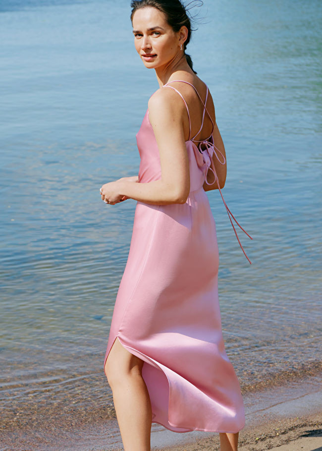 DESIGNED IN STOCKHOLM
      Cowl-Neck Dress
      
         
			$139
	

		

      
      
      
... | & Other Stories US