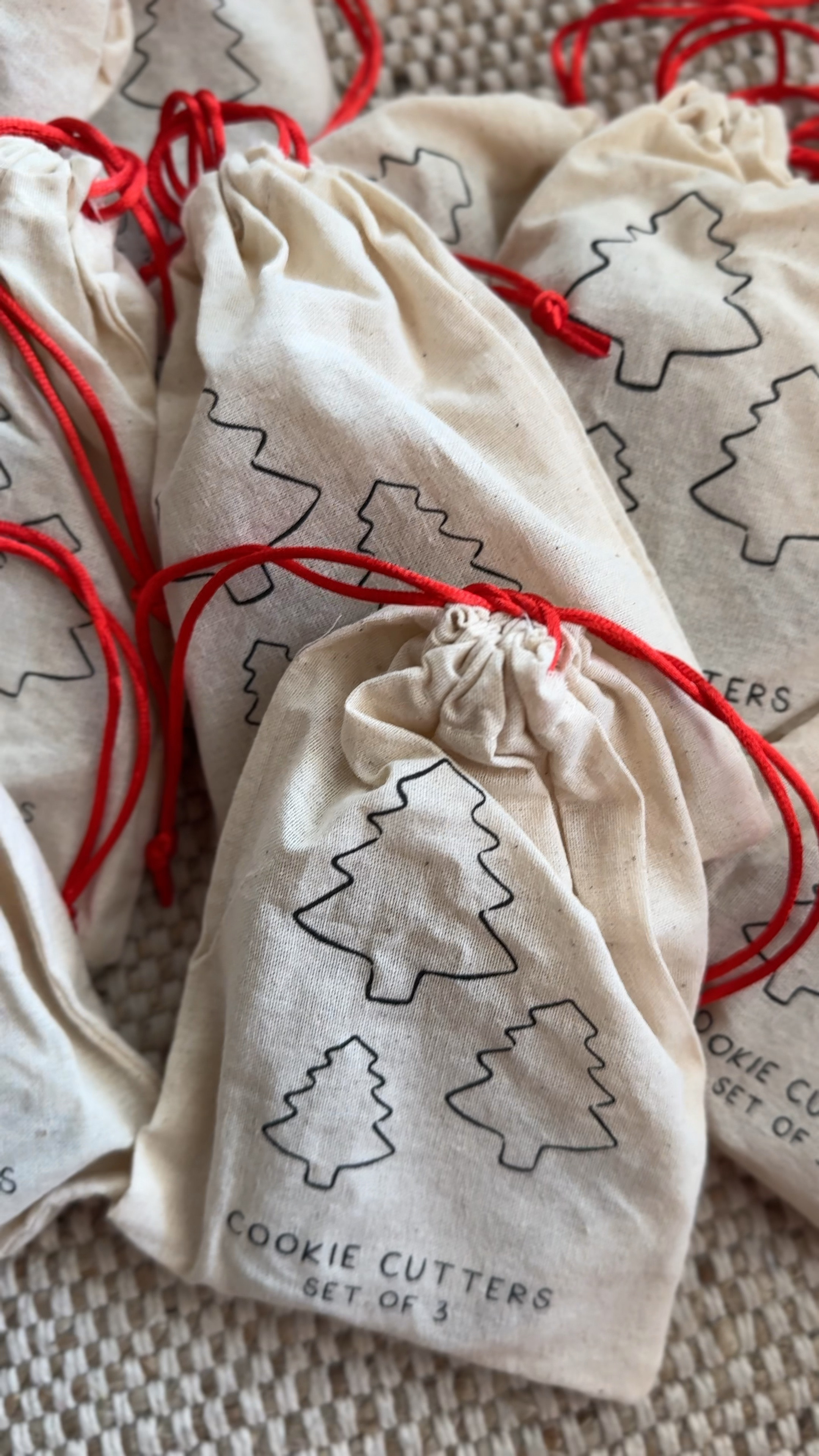 The cutest neighbor gifts paired with a spatula, cookie mix, & sprinkles. 

Neighbor Gift - Teacher Gift - Friend Gift - Cookie Cutters - Tree Cookie Cutter - Gift Idea - Studio McGee - McGee and Co 

#LTKHoliday #LTKFindsUnder50 #LTKGiftGuide