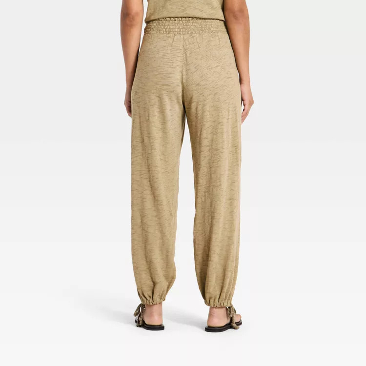 Women's Mid-Rise Balloon Ankle Pull-On Pants - Universal Thread™ Green M | Target