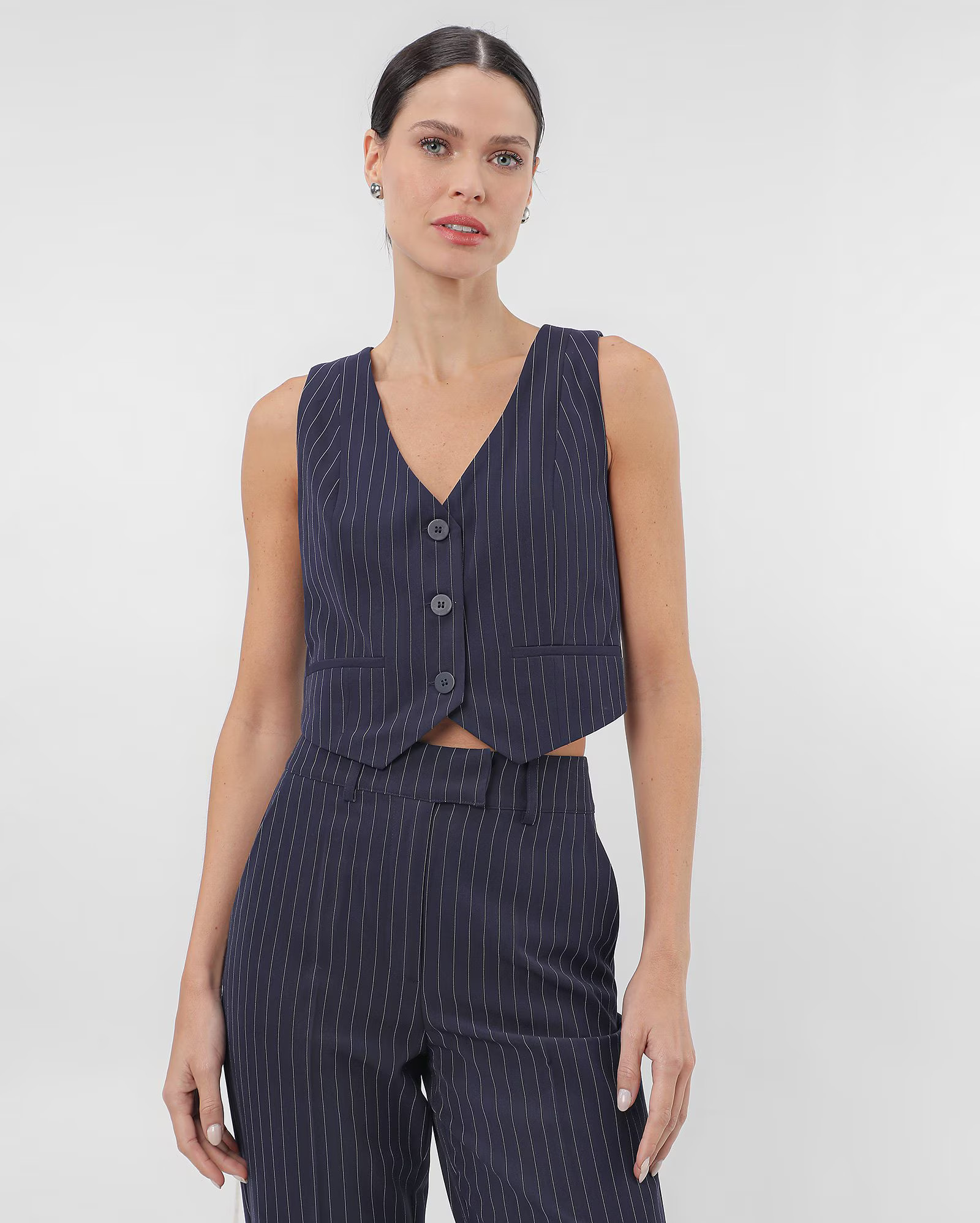 Colete cropped alfaiatado risca de giz azul | AK by Riachuelo | Riachuelo (BR)