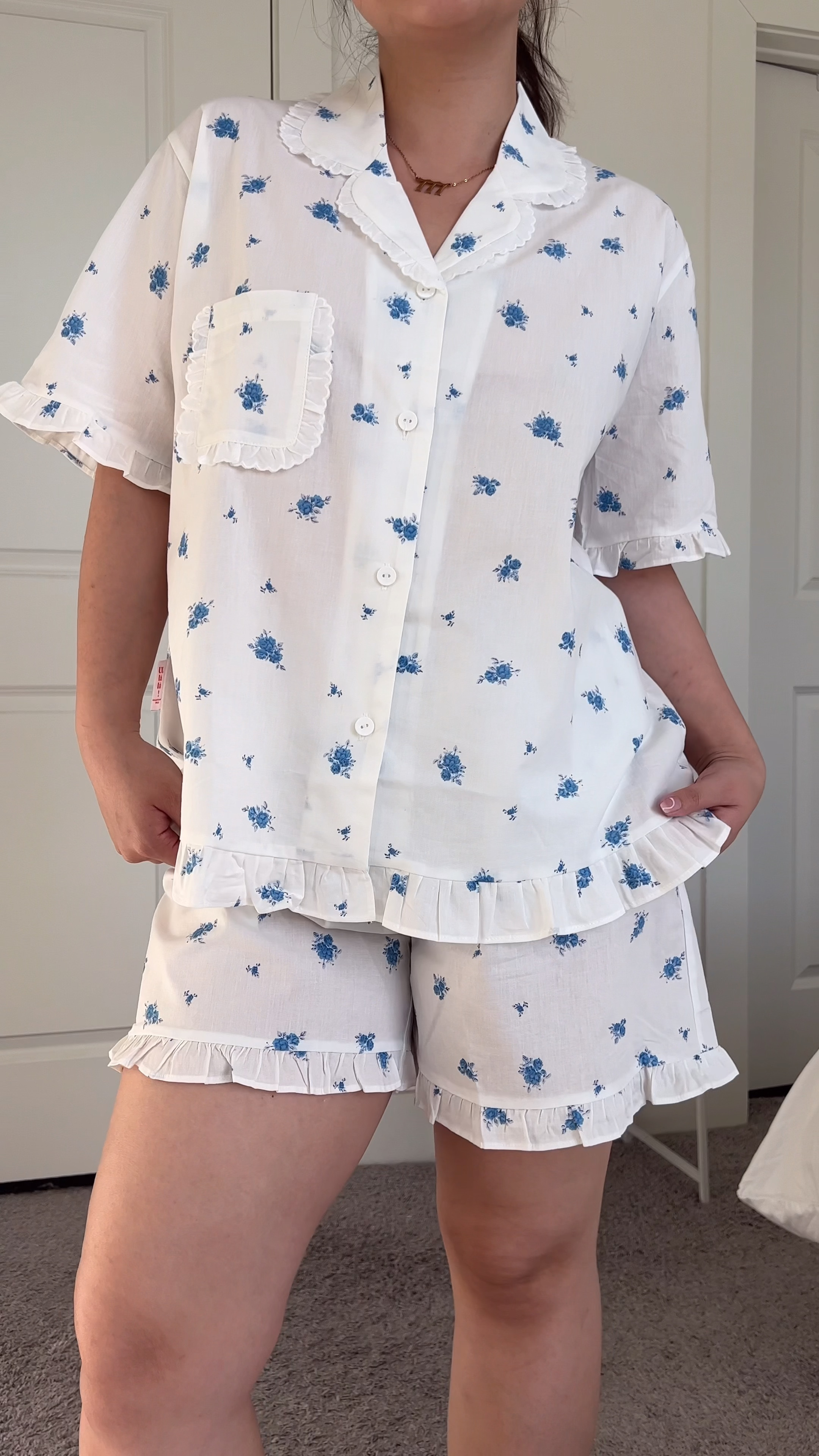 Amazon pinterest aesthetic summer pj sets 💗 - the first set is one size and wearing size M in the rest

pajama set, amazon pjs, amazon pj sets, floral pj sets, amazon matching sets, summer fashion, pinterest fashion, pinterest style