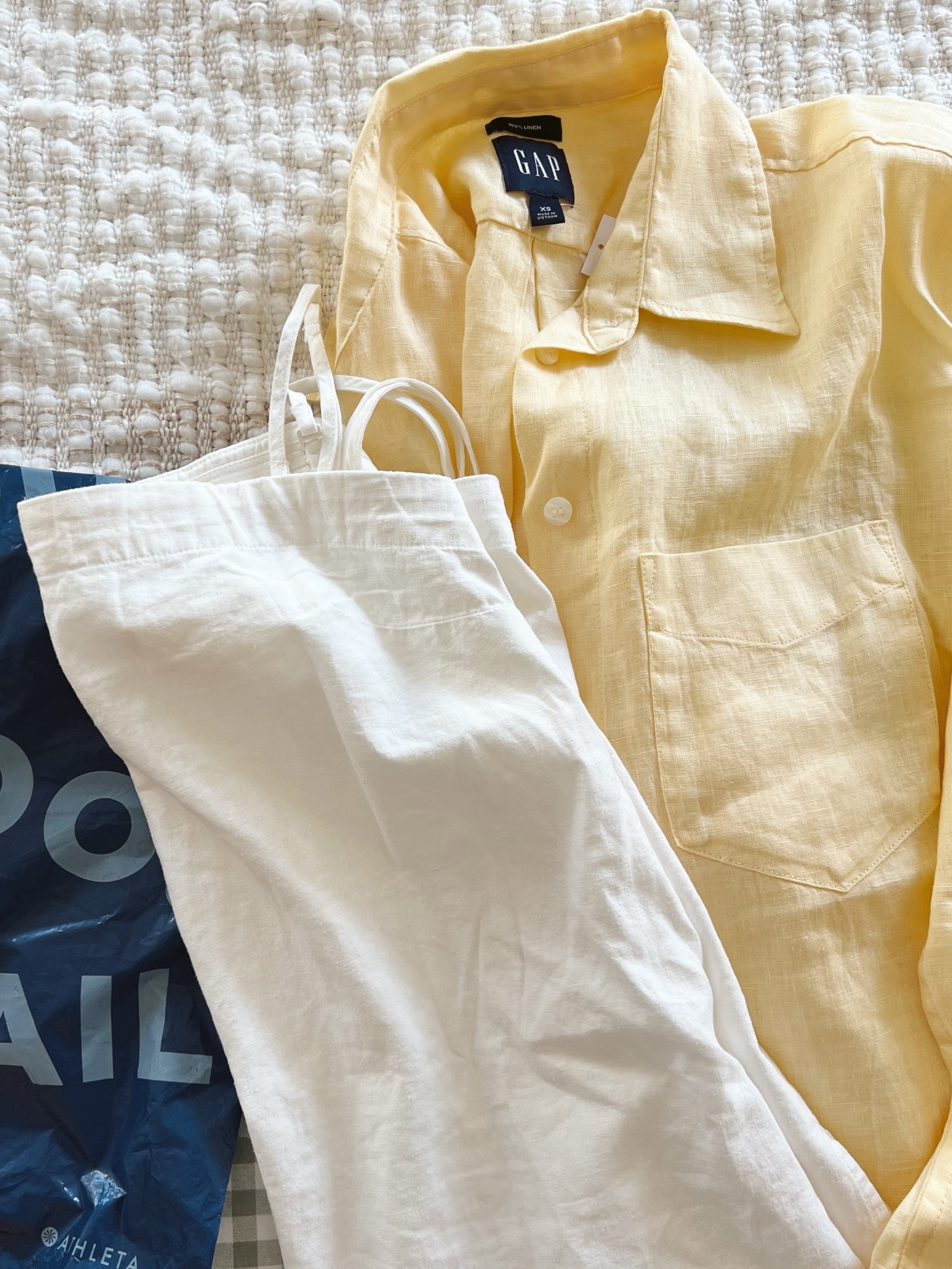 linen white & yellow for spring!🌼🧈🥞🕊️🤍 