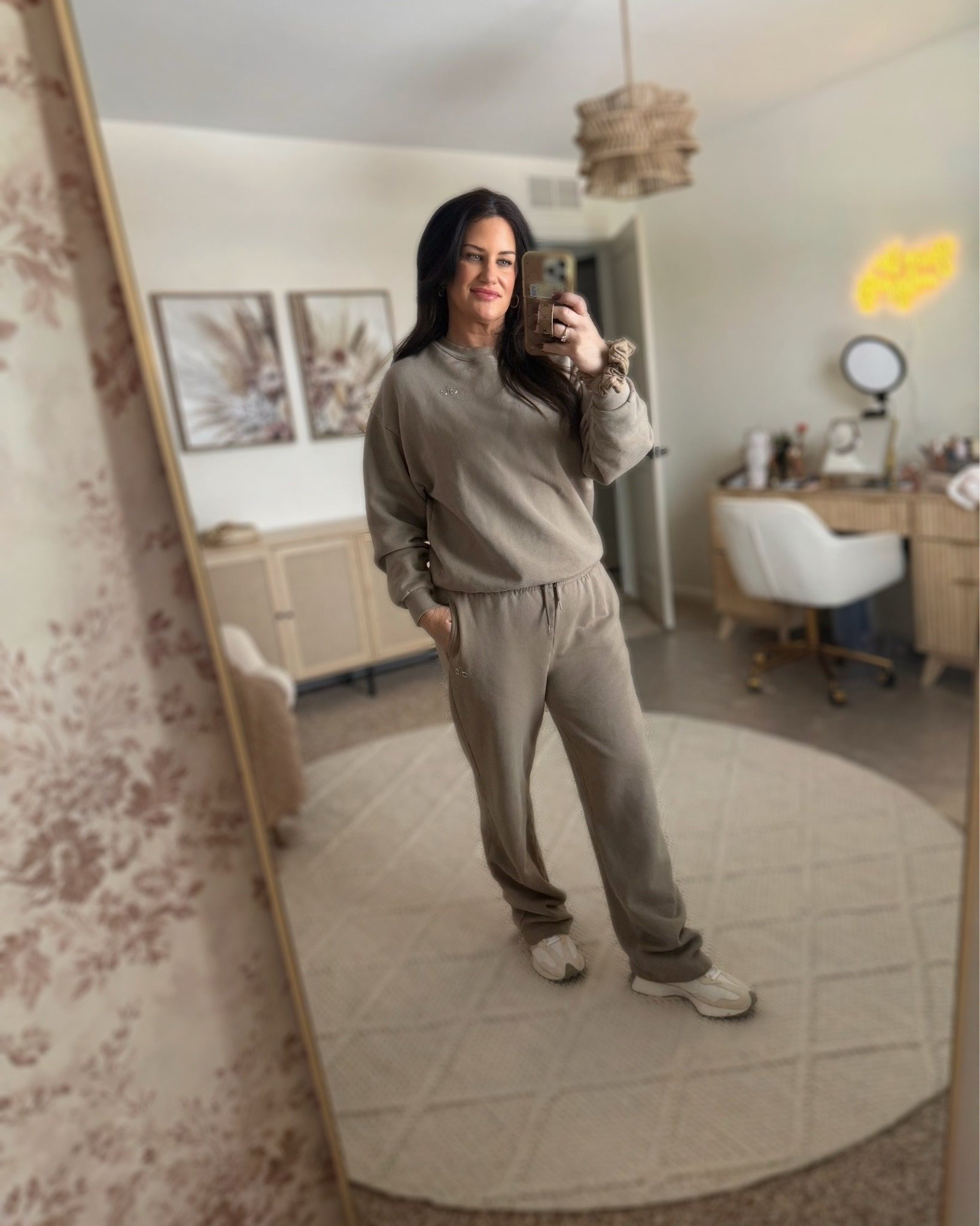 Neutral all day, everyday! Shop this Alo set below 👇🏻

#LTKMidsize #LTKOver40 #LTKootd