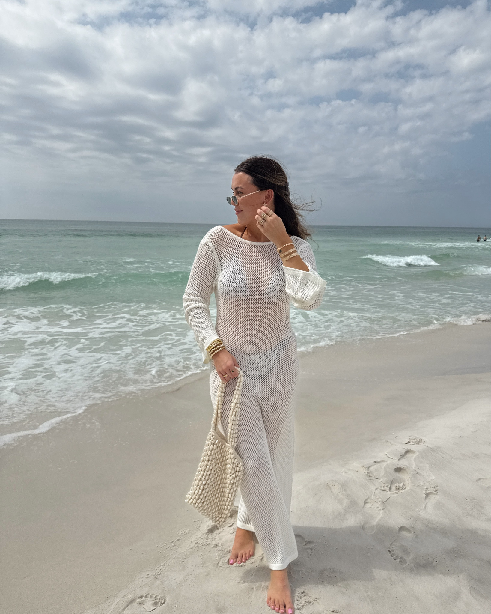 Beach day ootd 🌴 love this cover up from Amazon!

Amazon 
Amazon finds
Beach bag
Beach outfit
Beach outfit inspo
Cover up
Affordable beachwear
Resortwear

#LTKFindsUnder100 #LTKSeasonal