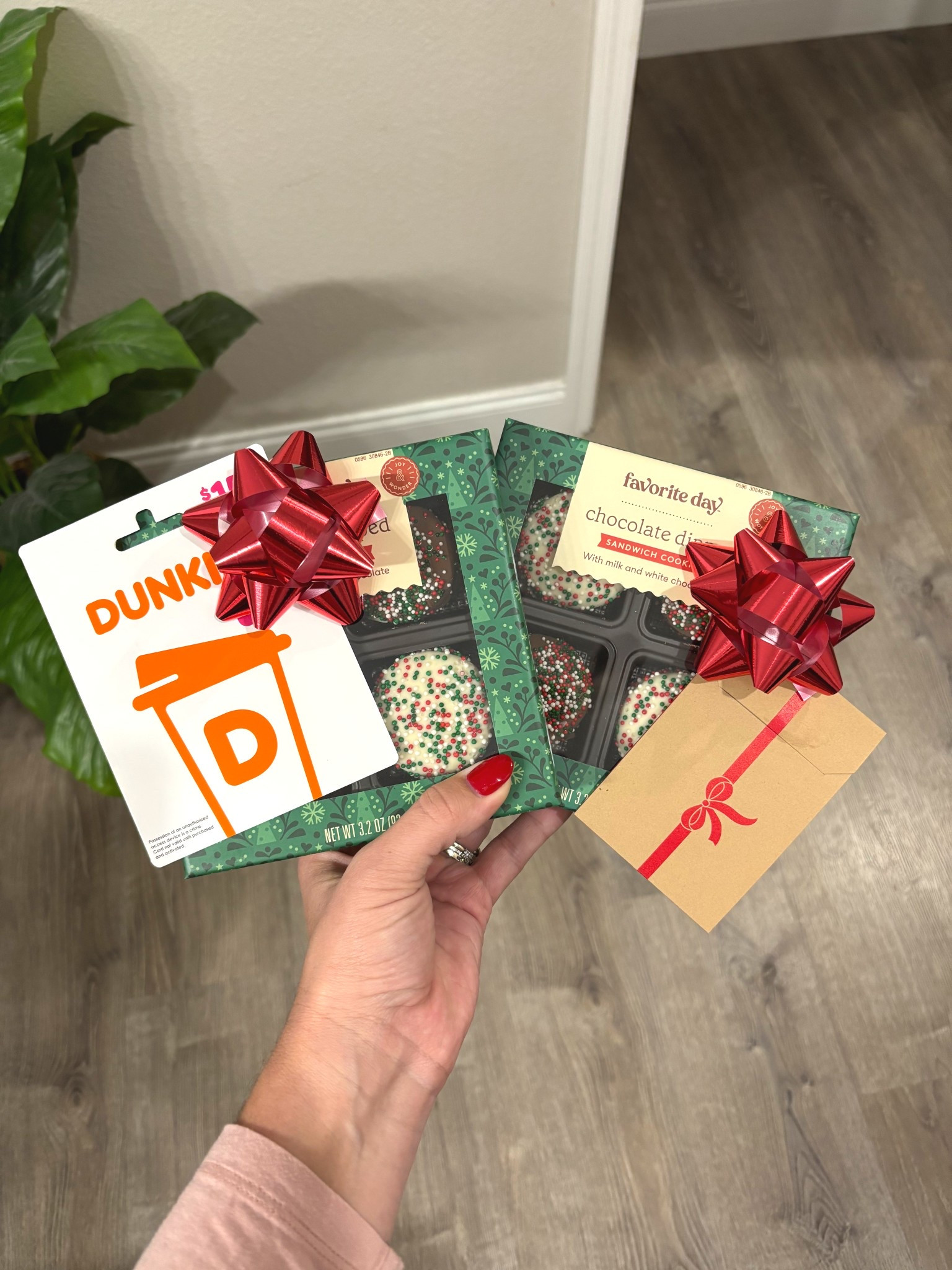 Last minute easy teacher gift ifea 🎁❤️

#LTKSeasonal #LTKGiftGuide #LTKHoliday