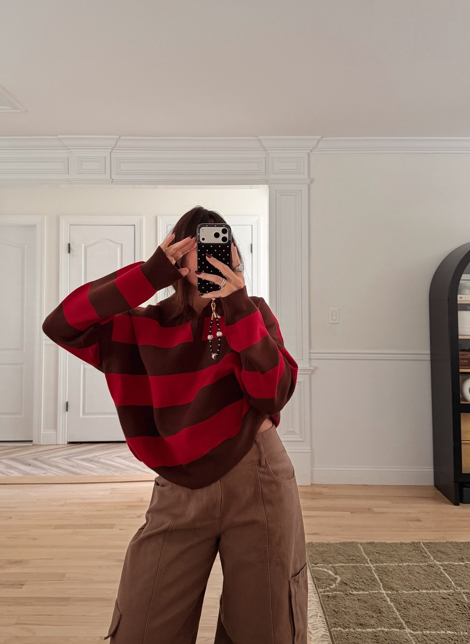 Pants run really big! I’m in the XS pants and large sweater 

#LTKFindsUnder100 #LTKHoliday #LTKootd