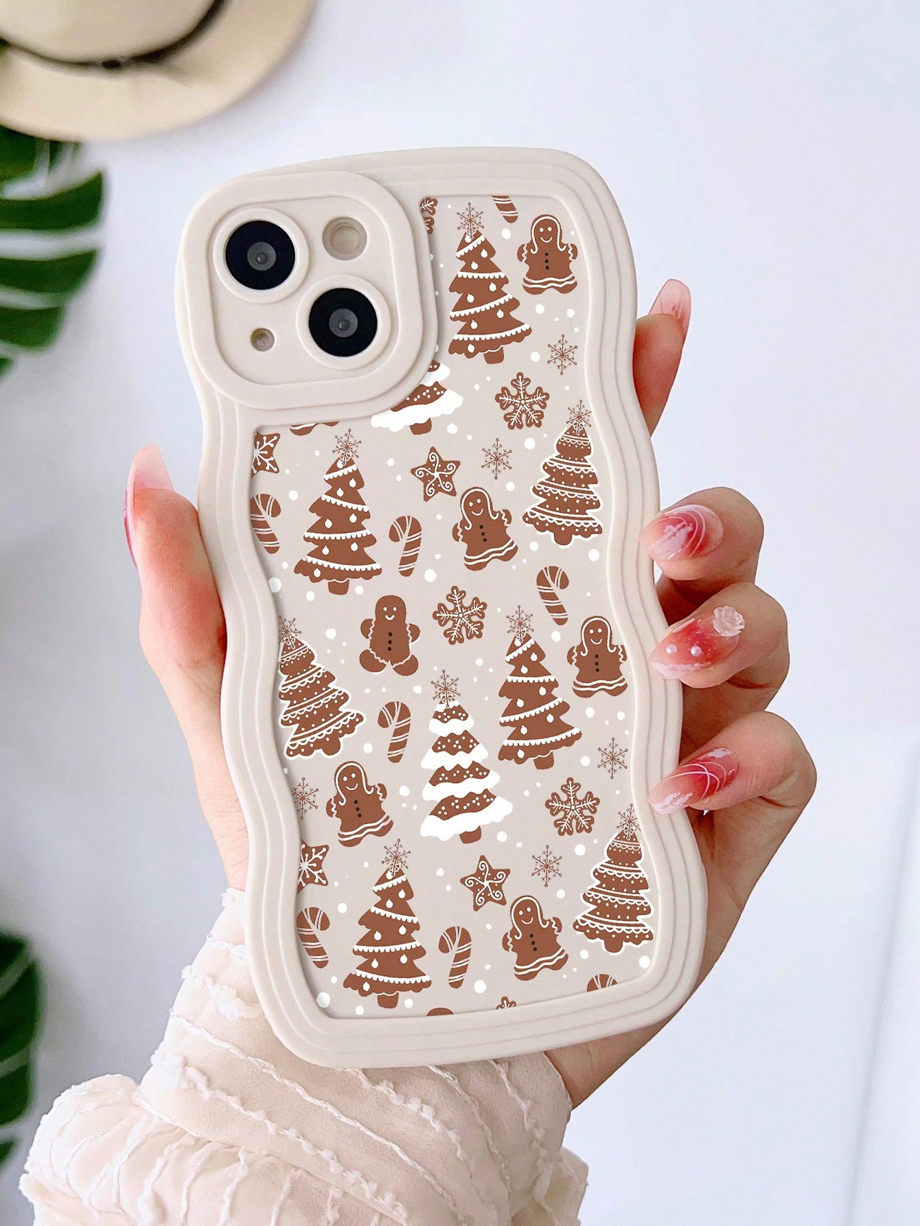 1pc Simple Christmas Gingerbread Pattern Wave Phone Case For Iphone | SHEIN