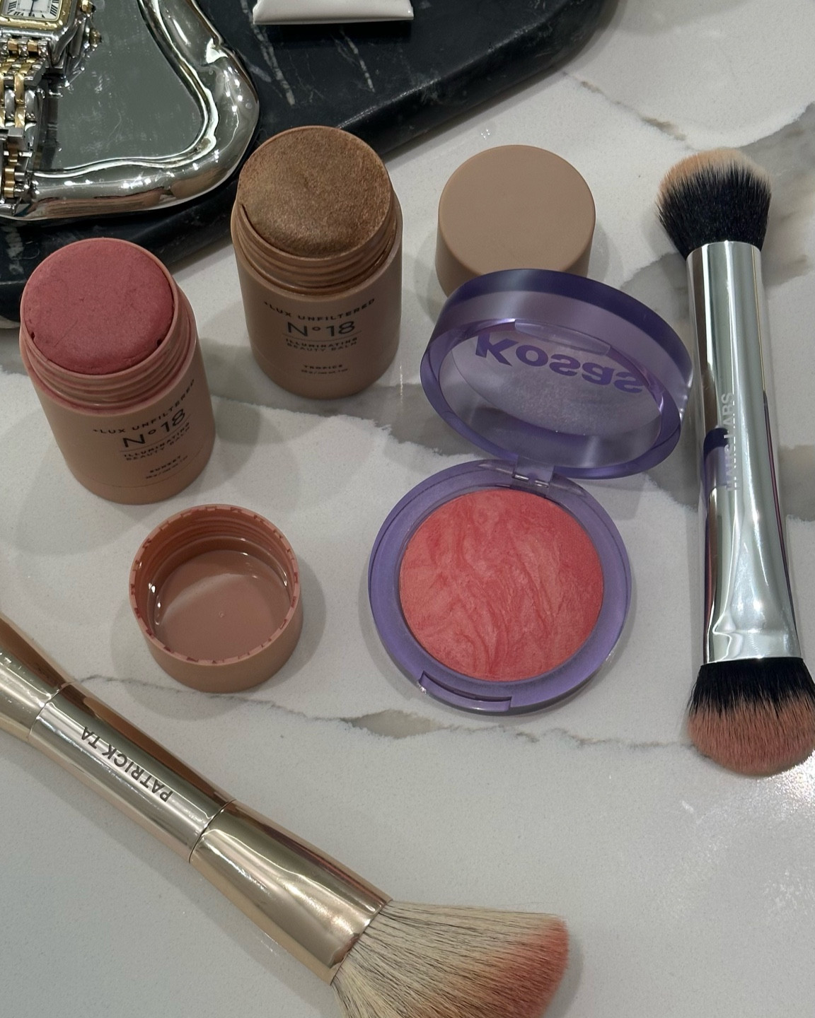 Kosas - bliss
Lux - sunset and tropics 
Brushes - linked 