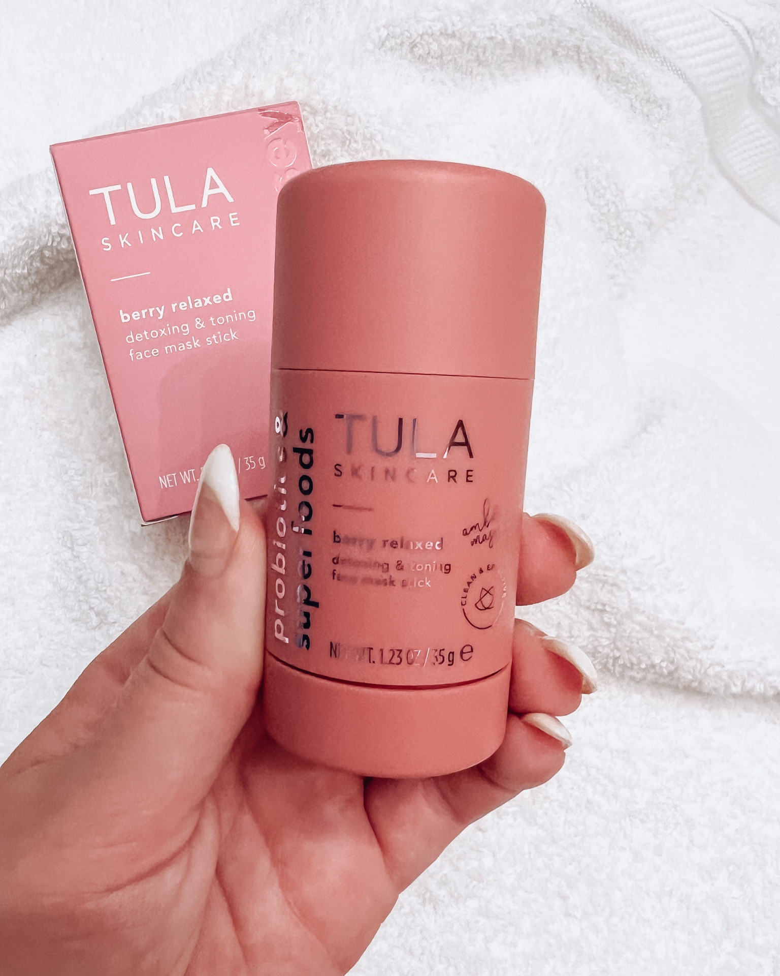 I seriously LOVE how easy this face mask is to apply- zero mess! Use code ERICACHOINKA at checkout to save $$$


#LTKsalealert #LTKGiftGuide #LTKbeauty