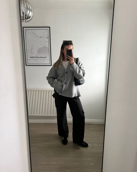 Who said you can’t wait grey on grey 🩶 the oversized knit with flared joggers is a combination I love for comfort over anything — all link in my bio.








Grey cardigan, sweater weather, grey knit, autumn fashion, look of the day, streetstyle, streetstyle fashion, colder weather outfit, monki, revolve, transition outfit. 

#LTKstyletip #LTKSpringSale #LTKeurope