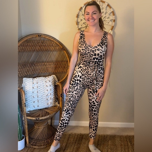 Leopard 2 Piece Outfits Long Sleeve Hooded
Crop Top Sleeveless Tank Jumpsuit Set | Poshmark
