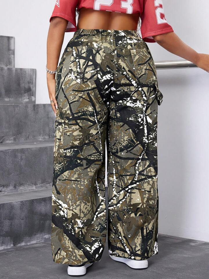 SHEIN SXY Plus Size Women Denim Branch Print Cargo Straight Leg Pants | SHEIN