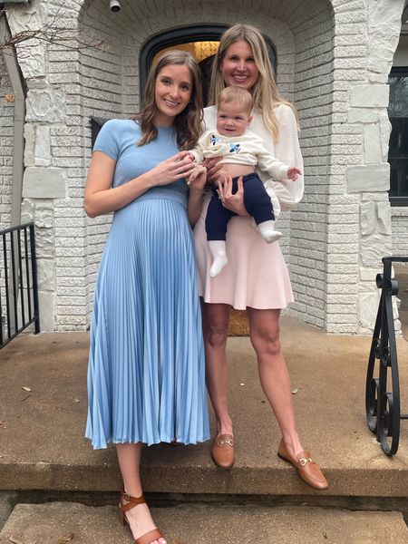 My sister looked SO cute at her baby shower. She doesn’t know the gender but wore this cute blue midi dress with sleeves that is so bump friendly. It’s also on sale!!

Baby shower dresses for boys , boy baby shower dress, blue baby shower dress with sleeves , bump friendly midi dress , blue bump friendly dress

#LTKSeasonal #LTKbump