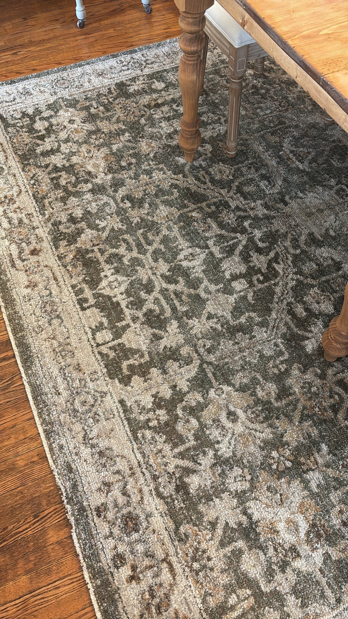 Dining room rug



#LTKHome