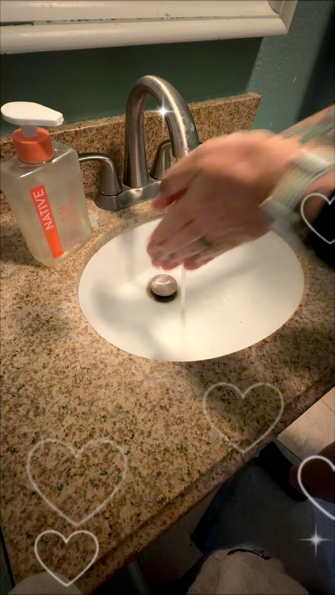 Quick review: Native Sweet Peach & Nectar Hand Soap 🍑

✔️ Plant-based cleansers
✔️ Sulfate, paraben, and dye-free
✔️ Smells like real peaches not fake candy

It cleans so well without that dry, tight feeling.

Honestly, 10/10 clean ingredients, clean hands, and it actually looks cute on my counter.

Peachy perfection in a bottle. 🧼
#NativePartner #NativeHandSoap #CleanBeauty #TikTokMadeMeTryIt #ProductReview #ViralFind

#LTKKids #LTKBeauty #LTKHome