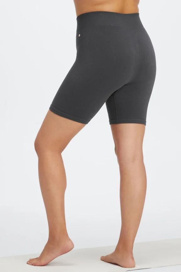 Cloud Seamless High-Waisted 7" Short | Fabletics - North America