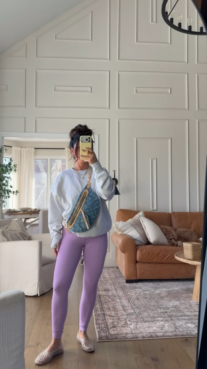 Purple leggings 💜
The quality of the aerie leggings 🤌🏼

#LTKgrwm #LTKootd #LTKSeasonal