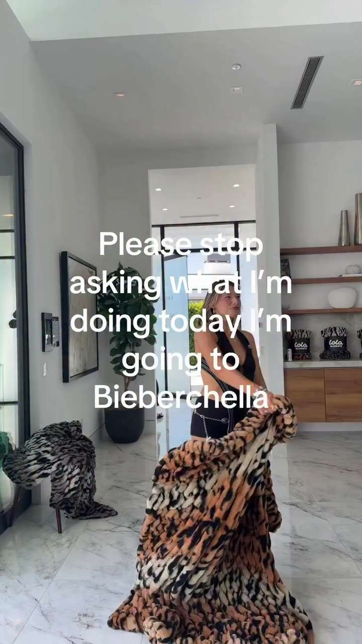 You already know @lolablankets 

 #LTKFestival #LTKgrwm #LTKootd