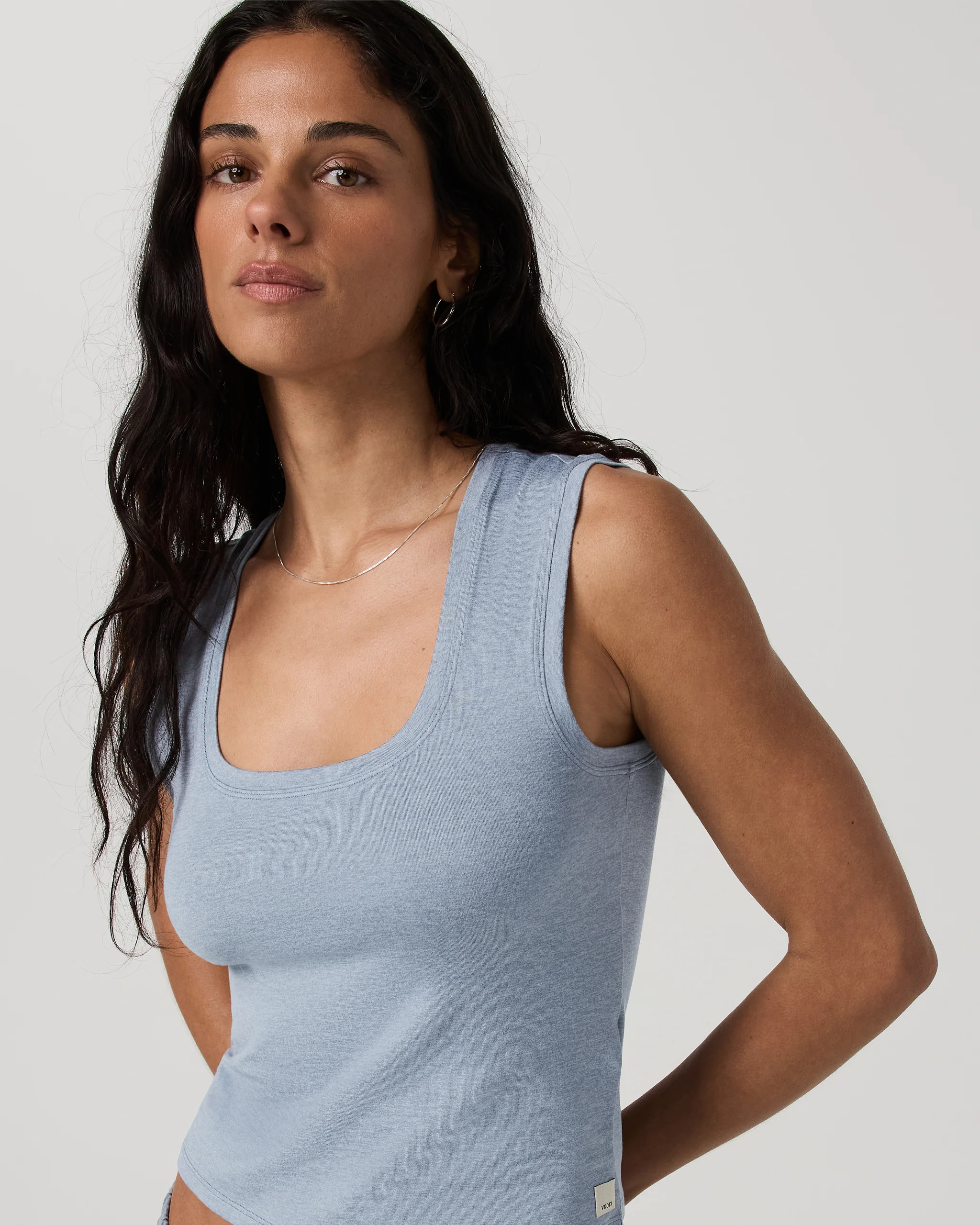 Halo Essential Scoop Tank – Coastal Fog Heather Tank Top – Vuori | Vuori Clothing (US & Canada)