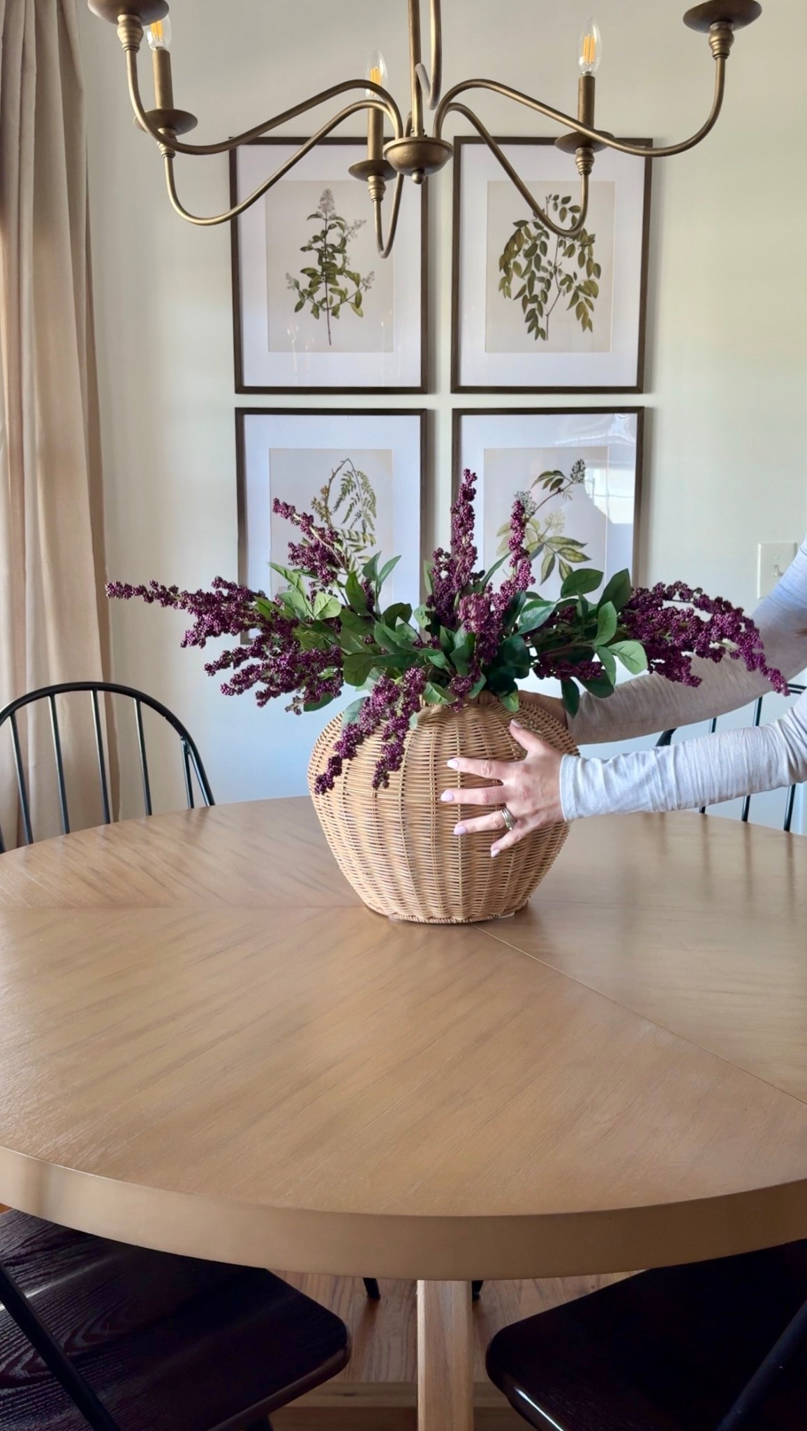 You can have beautiful pieces in your home that look designer AND are affordable!!! 

Exact vase is (At Home)


Affordable home finds,  home decor, berry stems, woven vase, dining chairs, artwork, art frames, linen blend curtains, breakfast nook, eat in kitchen, dining space, bay window 
#homedecor #makehomeyours #cottagestyledecor 

#LTKSaleAlert #LTKHome #LTKSeasonal