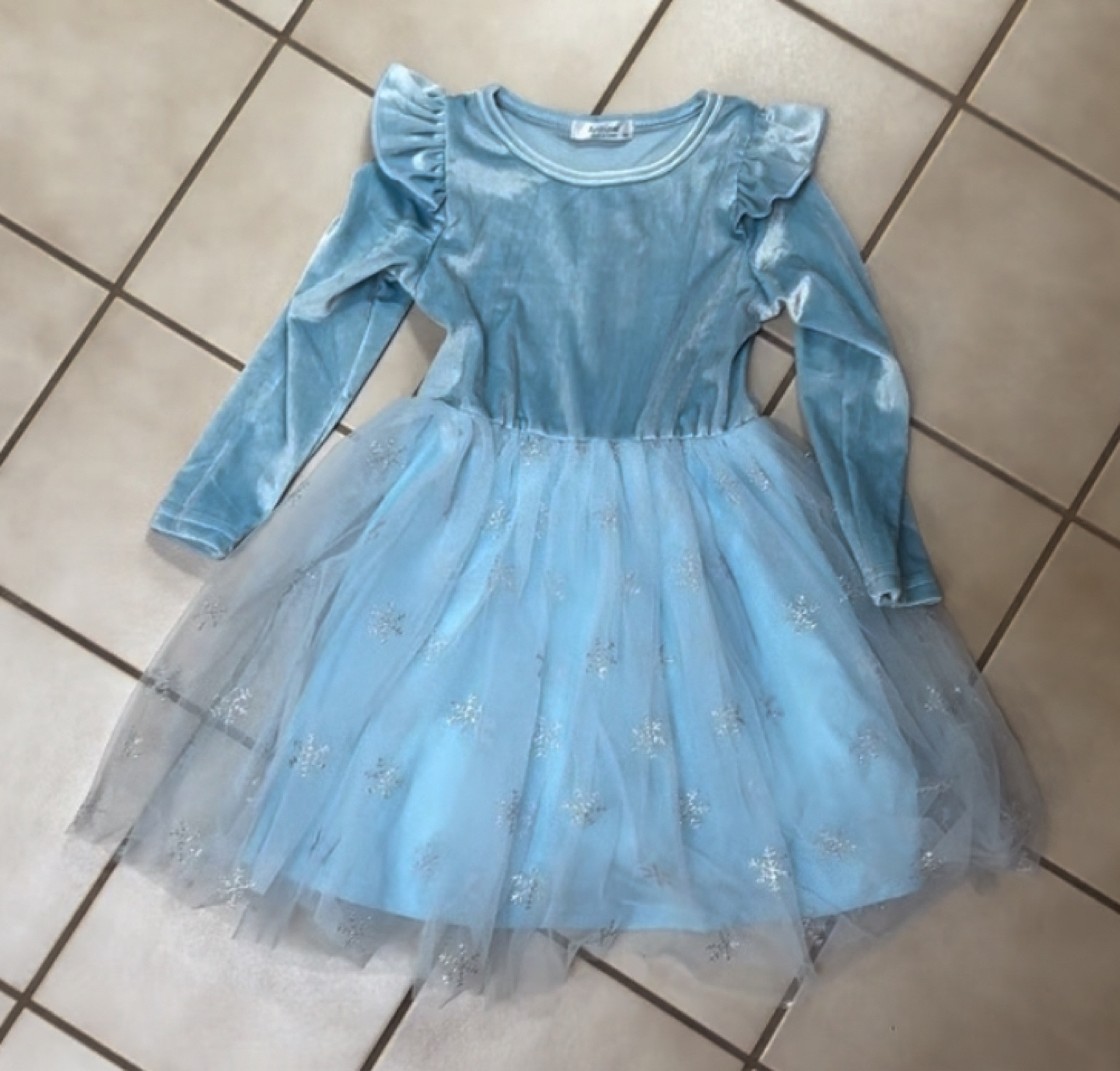 Arshiner Toddler Tutu Dresses Little Girls Velvet Tulle Fall Winter Long Sleeve Ruffle Holiday Party Dress 2-6Y

#LTKSeasonal #LTKfindsunder50 #LTKsalealert
