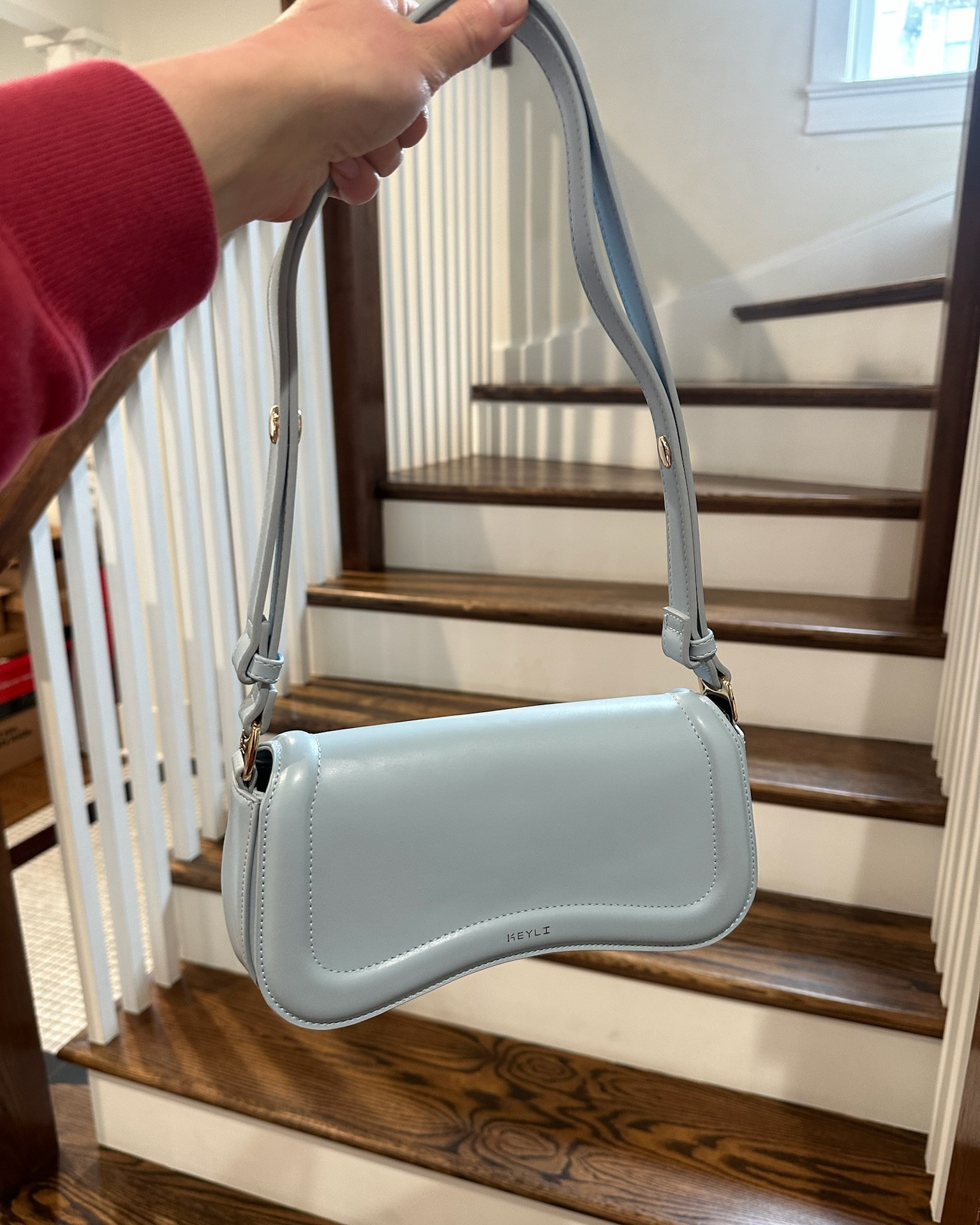 just bought this cute blue purse! I love it for this spring 🩵

purse | spring fashion | accessories