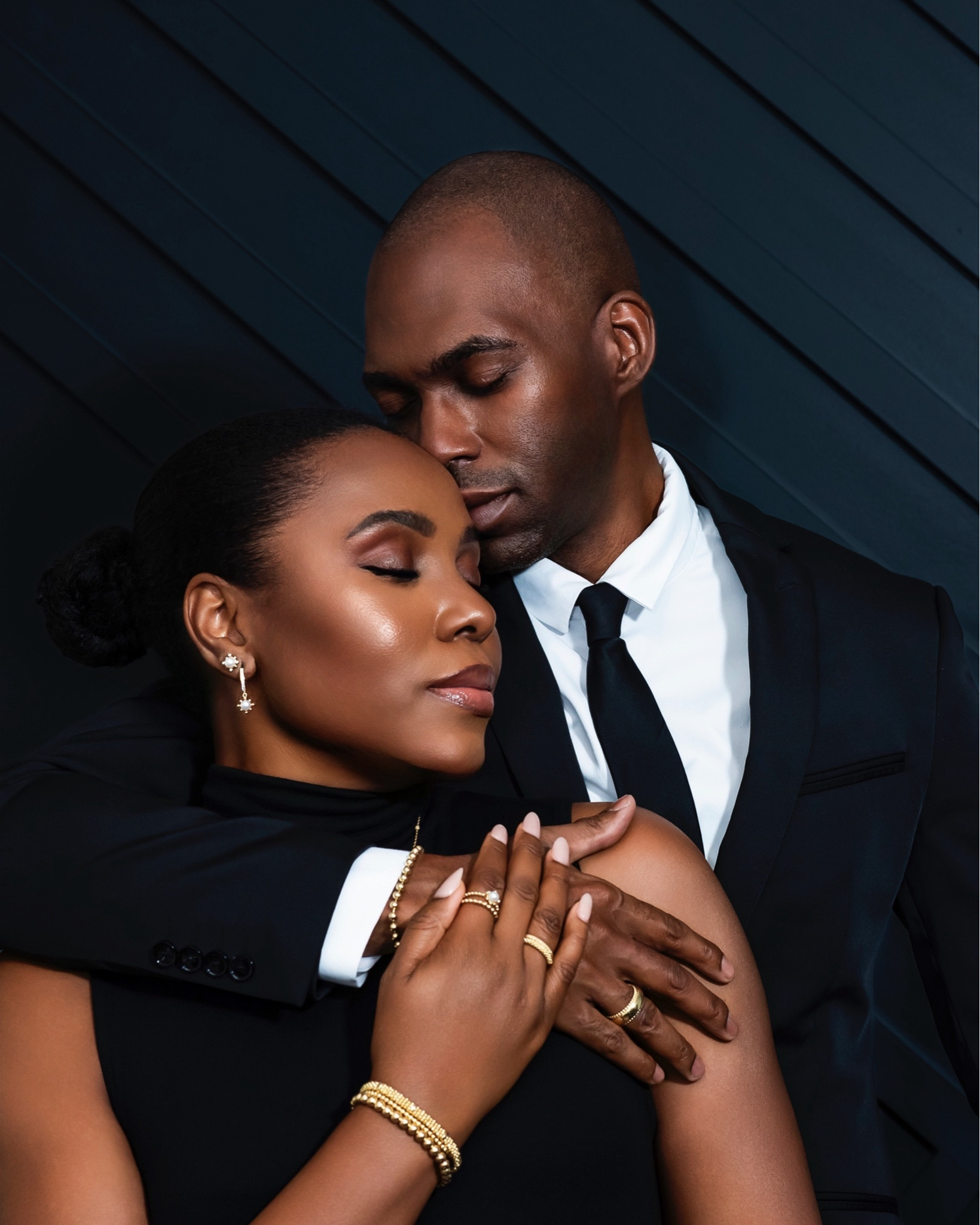 Nothing says ‘I love you’ like pearls—whether it’s a self-gift or a subtle hint. 
The Luna Fleur collection by @LAGOS_Jewelry is effortless elegance with delicate pearls, gold, and diamonds. Shop now via my IG Stories! #MyLAGOSMyWay #LAGOSPartner

#LTKMens #LTKGiftGuide #LTKMostLoved