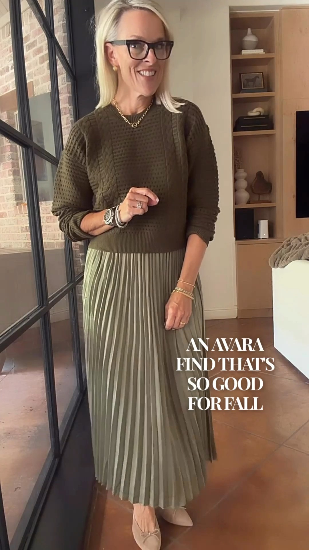 Avara has so many pretty dresses, and this one is such a good find! 🤎 I love the flowy look of this olive green dress, especially paired with this textured sweater. It’s such an easy way to create a cozy, polished fall outfit.
Both pieces are incredibly comfortable and true to size. I’m wearing a small in both. Such a versatile combination for the season!

#LTKootd #LTKOver40