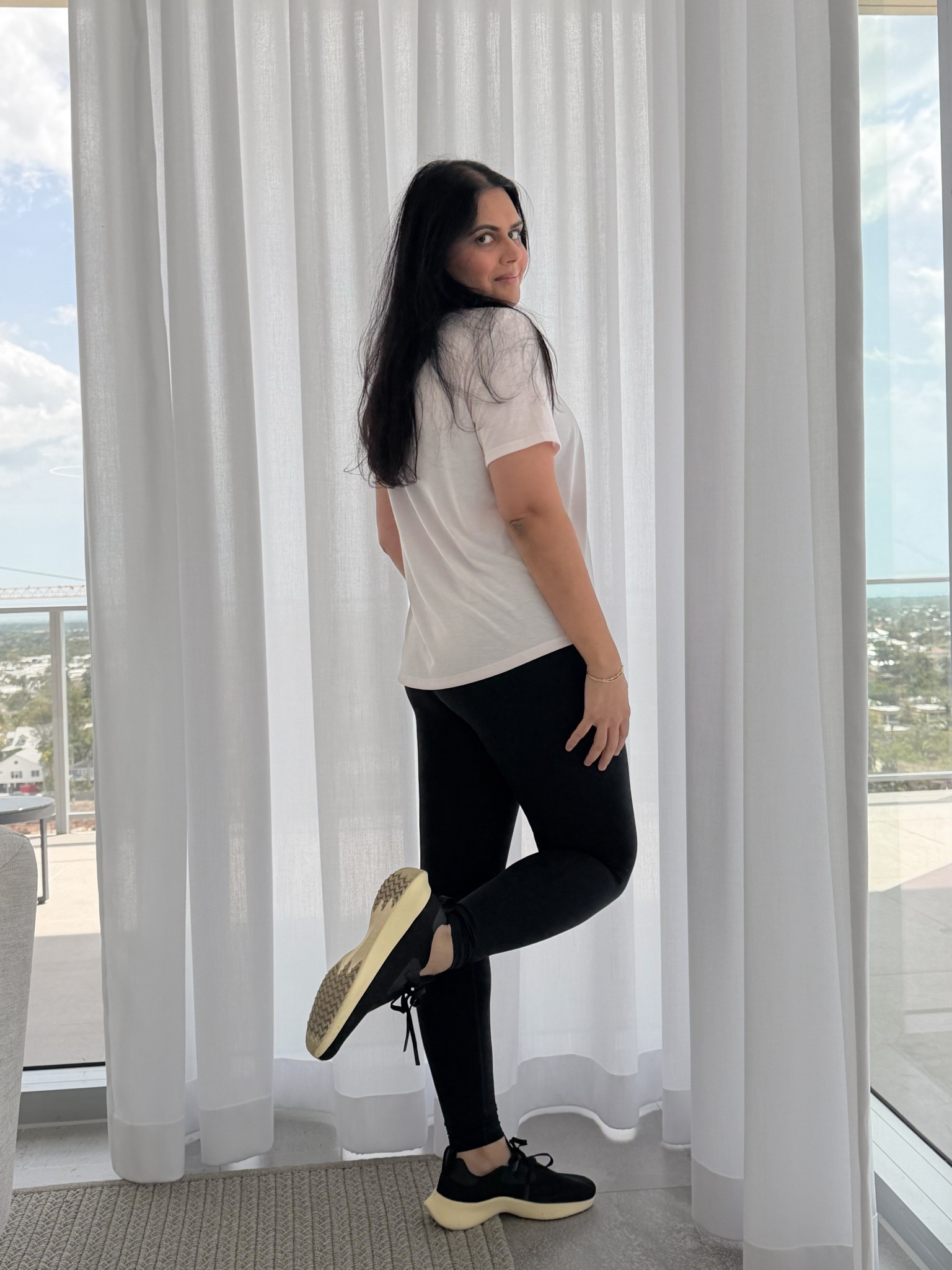 Stepping into comfort that actually keeps up with me 🤍 The Apollo 10s from Native Shoes are so lightweight, it feels like I’m not even wearing anything—but still styled, still put together. Perfect for everyday errands, long walks, and everything in between.
If you’ve been looking for that “throw on and go” sneaker… this is it. 🫶
#NativeShoes #ad #EverydayStyle #nativeshoespartner #livelightlywithnativeshoes  