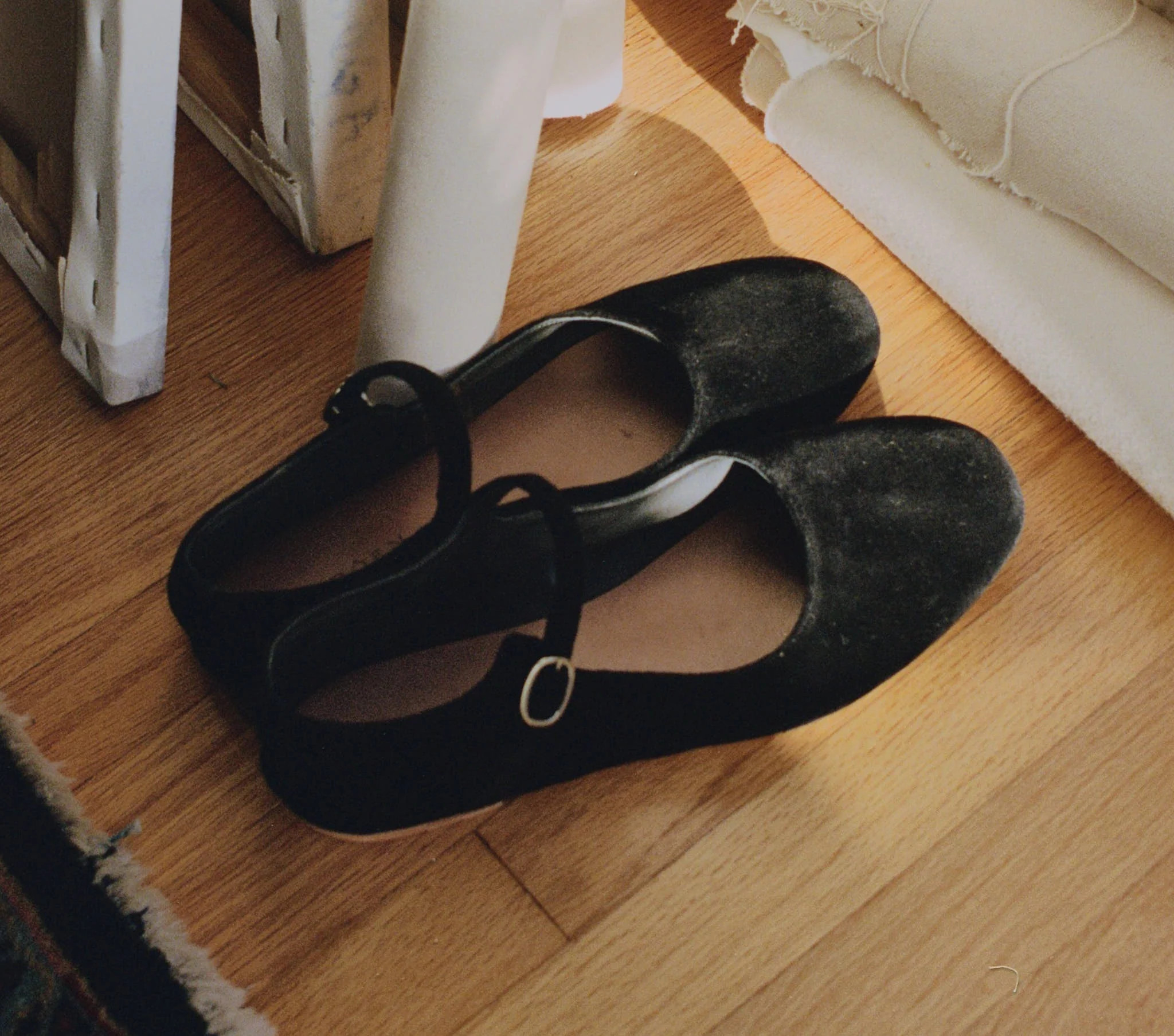Mary Jane Slipper - Black | DÔEN | DOEN