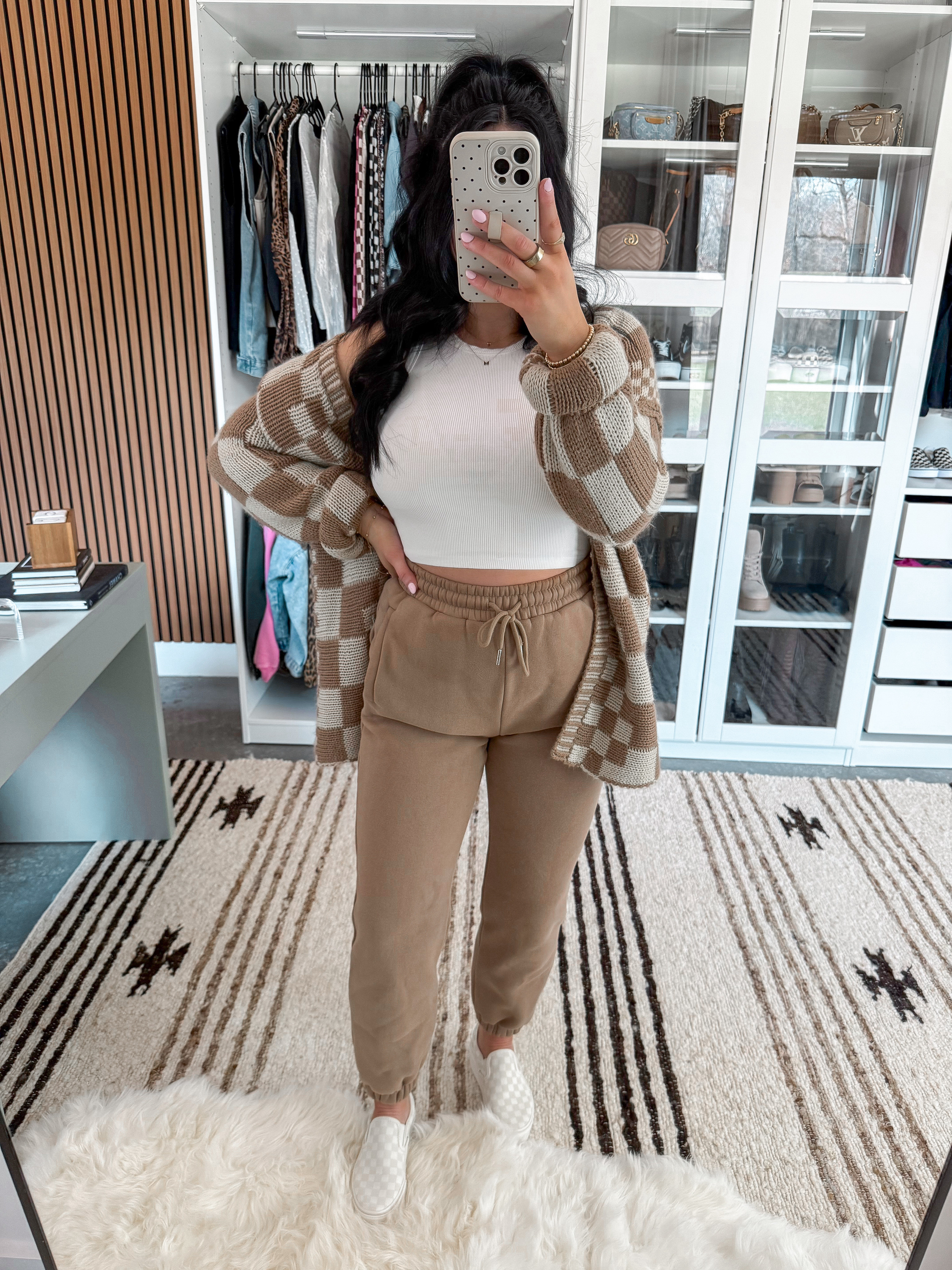 Tank Top - xs
Bralette - medium
Cardigan - medium (coffee color)
Sweatpants - small (dark khaki color - part of a set)

Love a good neutral comfy outfit! These sweatpants are amazing (I have this set in multiple colors!) Paired them with this basic white tank & oversized checkered cardigan for the comfiest bump friendly outfit, & finished the look with my platform checkered vans!

 

 #LTKootd #LTKPetite #LTKBump