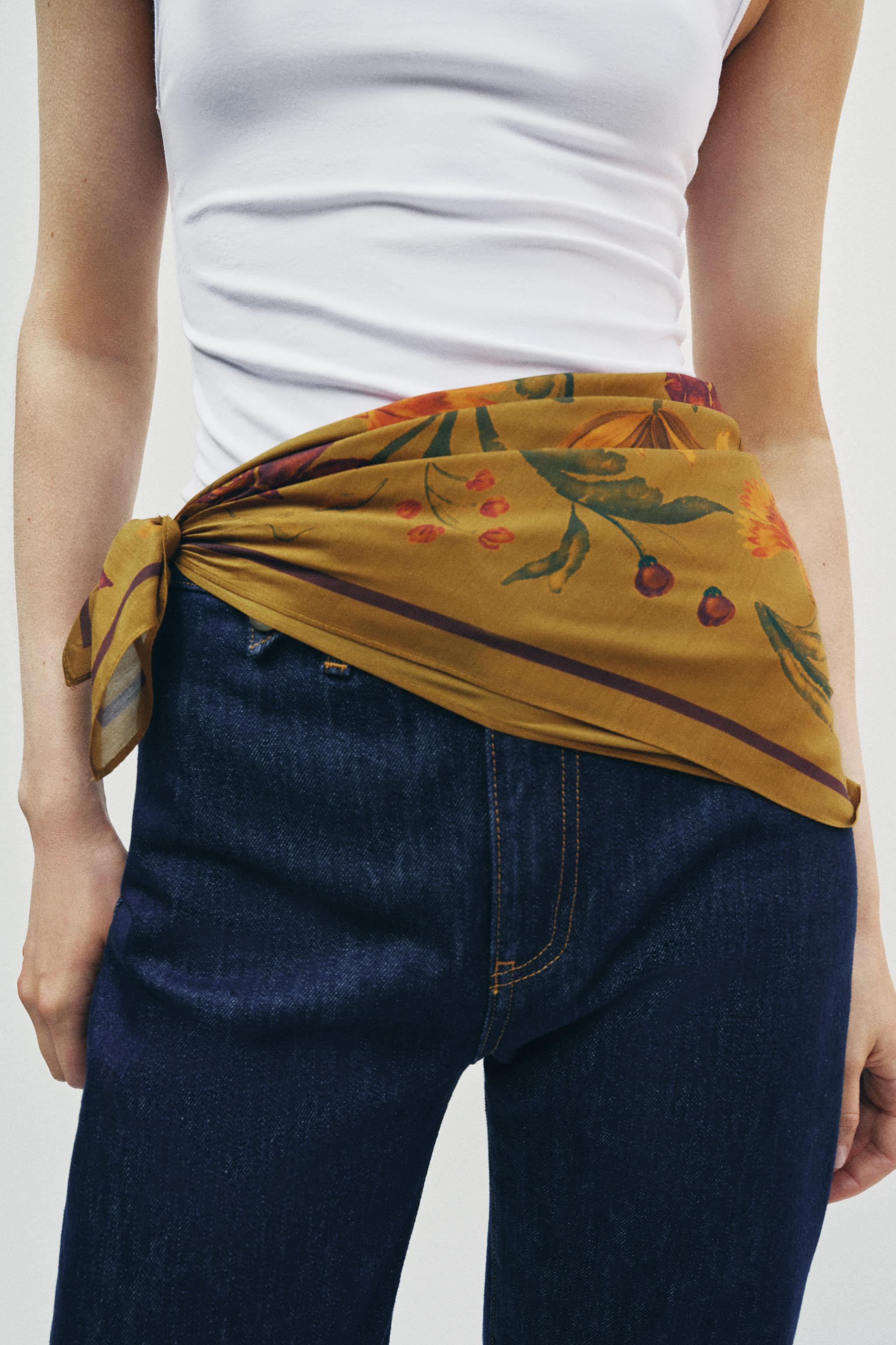 SILK BLEND FLORAL PRINT SCARF | Zara US