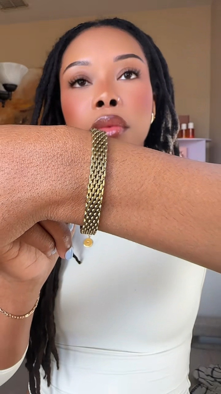 The cutest Pavoi chain bracelet 🥰

#LTKValentine #LTKootd #LTKgrwm