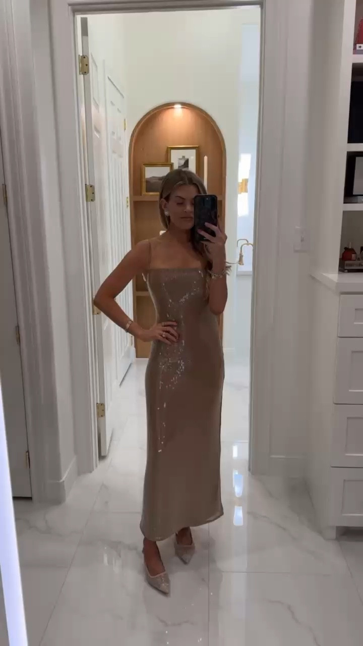 Abercrombie’s Black Friday sale is here! Save 25% sitewide + an extra 15% off with code CYBERAF 

Wearing XS 

Black Friday sales, Abercrombie sale, Black Friday, cyberweek, holiday shopping, gift guide, gift ideas

#LTKSaleAlert #LTKGiftGuide #LTKCyberWeek