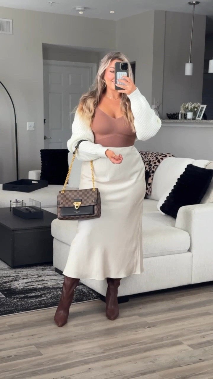 The best shaping bodysuit I’ve ever worn! Wearing a size large in everything.



#LTKHoliday #LTKParties #LTKMidsize