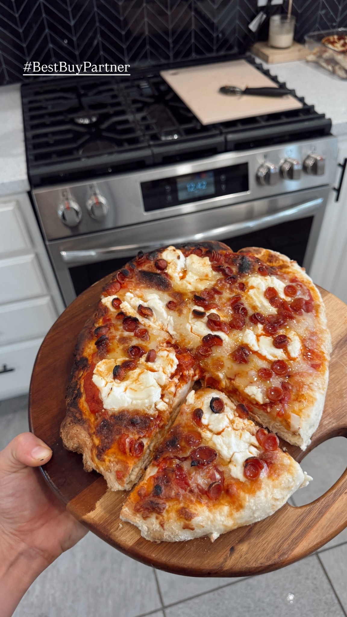 #BestBuyPartner The best fall pizza! Apple, bacon, and hot honey- what more could you need? I made this pizza at home in the new Frigidaire Stone Baked Pizza Range, available at @bestbuy. We have been loving this range! You can make restaurant quality pizza at home in just 2 minutes. Plus it has 15+ ways to cook including air fry, no preheat, slow cook, convection bake, steam bake, air sous vide, bread proof, dehydrate and more! It’s been a game changer for family pizza nights. 

