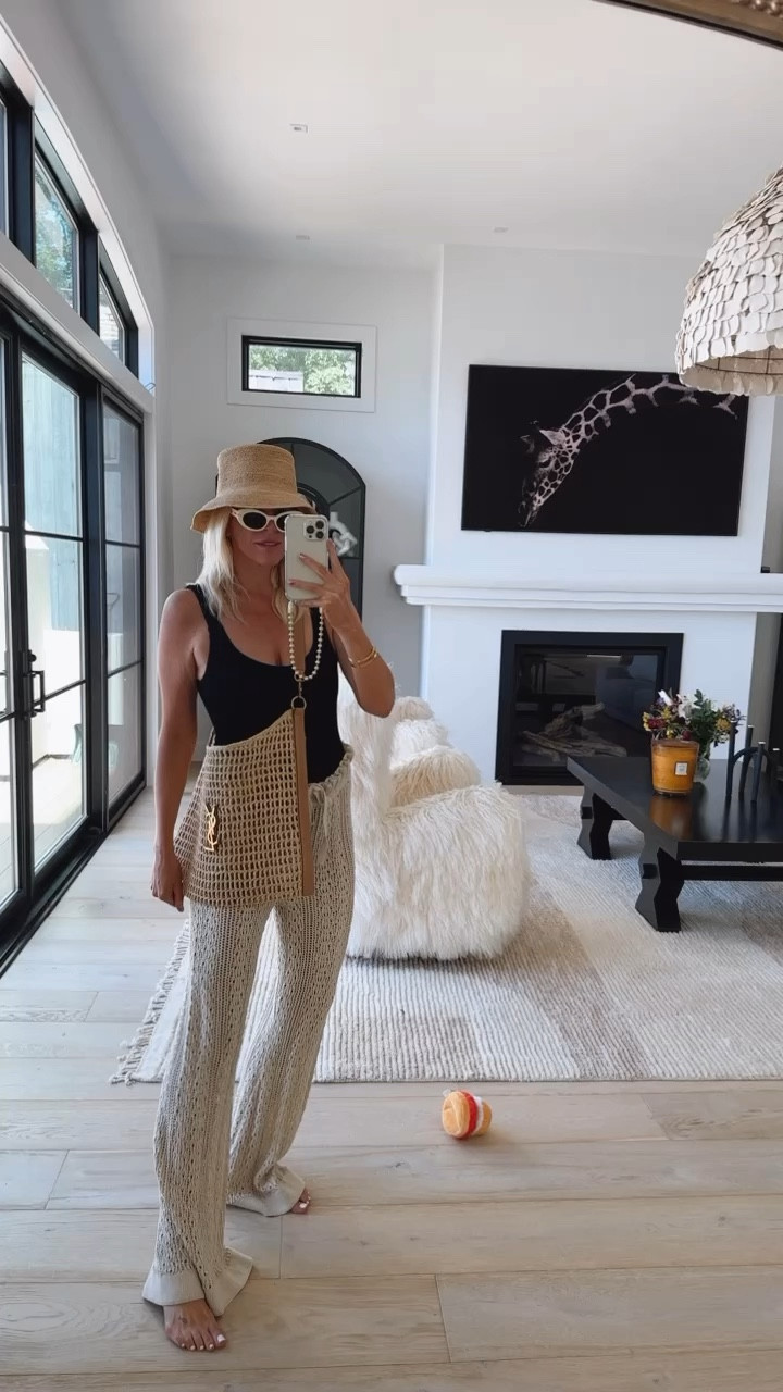 Pool day look 