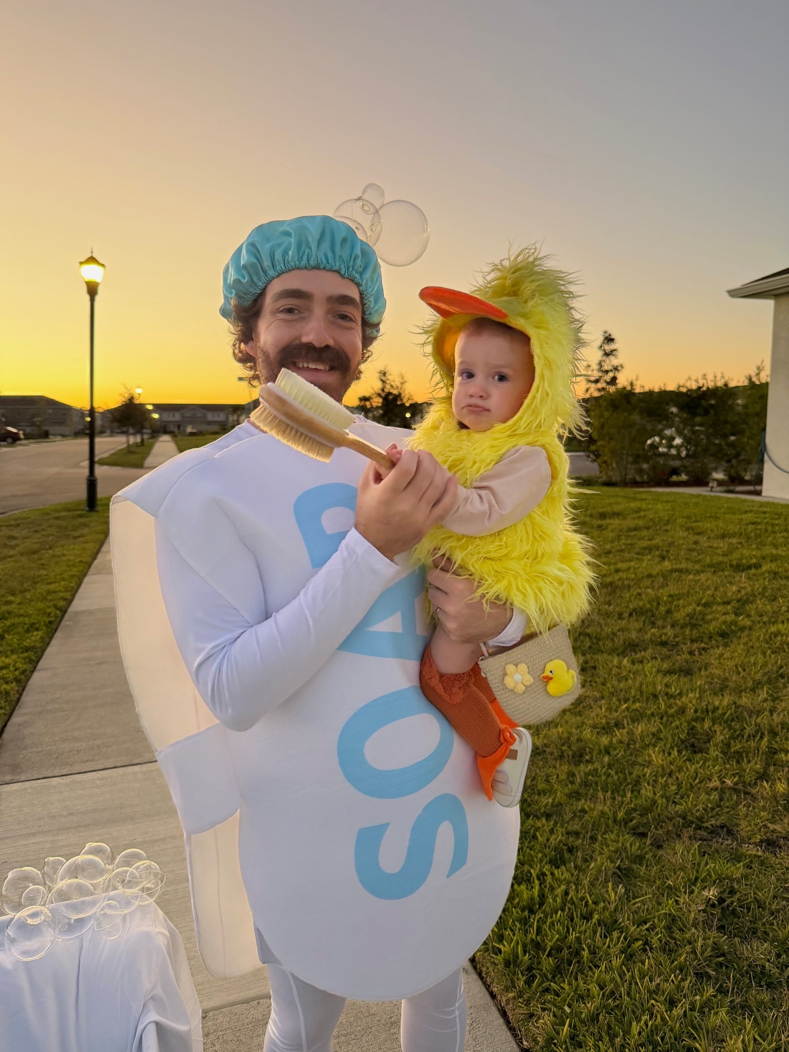 Our little rubber ducky in her bath time fun. The wagon couldn't have turned out better those balloons
were an absolute pain in my butt to blow up but they made the perfect bubble replicas. Daddy was such a trooper being a bar of soap. 🤭🧼
.
.
#partyballoons #balloons #bubbleballoons
#diyhalloween #halloweendiy
#diywagon #familyof3
#familycostume
#rubberducky #rubberduck #rubberduckcostume #firsthalloween

#LTKParties #LTKSeasonal #LTKFamily