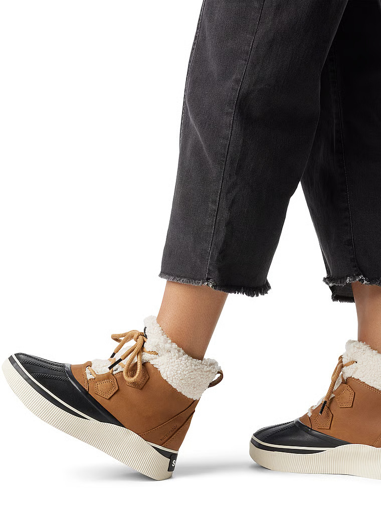 Out N About IV Chillz Boots | Victoria's Secret (US / CA )