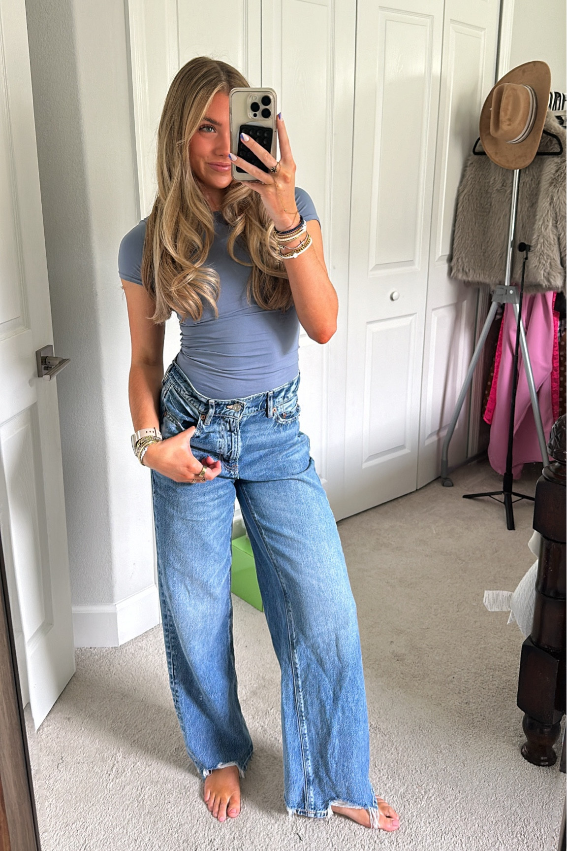 Aeropostale top in size XS. AE Dreamy Drape Super High-Waisted Baggy Wide-Leg Jean wearing medium bright indigo in size 0 regular.  #aeropostale @aeropostale #AEjeans @americaneagle American Eagle. American Eagle outfitters. Fall fashion. Winter fashion. Denim. Jeans. Wide leg baggy jeans. Loungewear.  #outfit #ootd #outfitoftheday #outfitofthenight 

#LTKsalealert #LTKstyletip #LTKfindsunder50