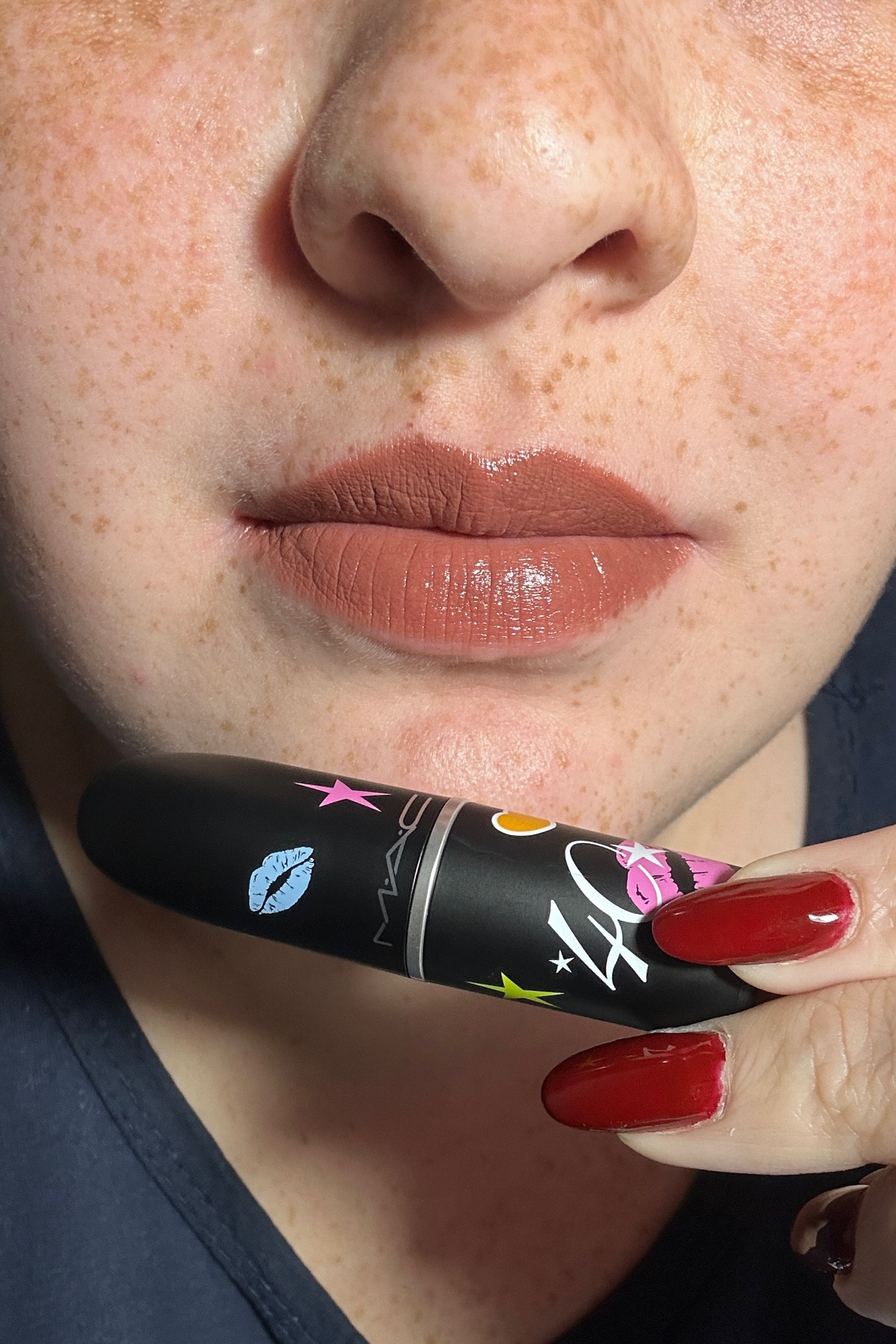 Batom de hoje  

A @maccosmetics trouxe de volta algumas cores icônicas para comemorar os seus 40 anos.

Cor Double Shot 

#maccosmetics #mac #bringbackmac #macbringbacks #doubleshot #batom #makeup #maquiagem

#LTKbrasil #LTKdicadeestilo #LTKbeleza