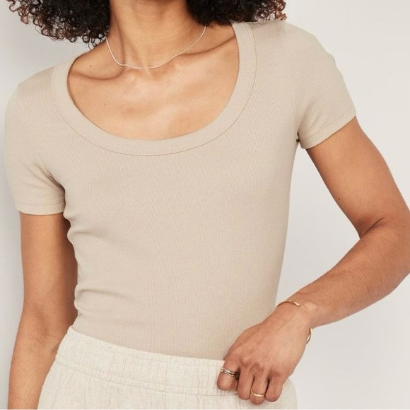 Old Navy Fitted Scoop-Neck Rib-Knit T-shirt | Poshmark