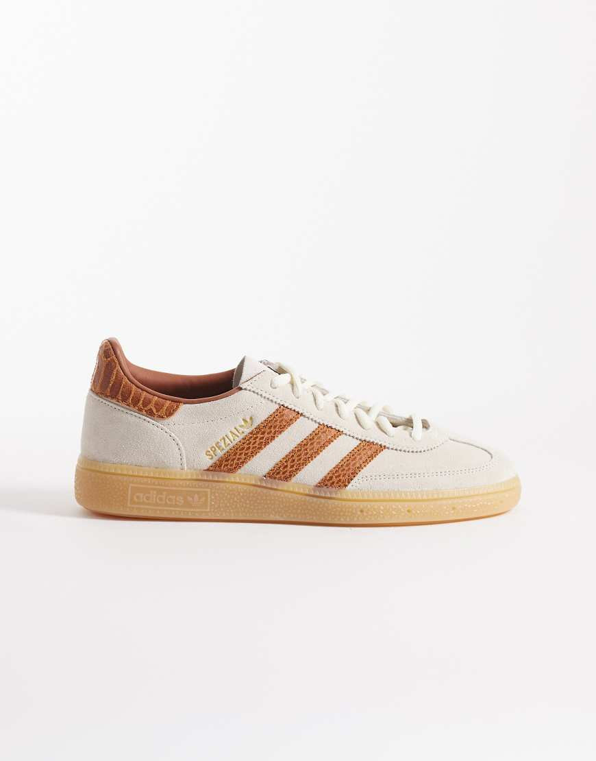 adidas Originals Handball Spezial sneakers in off-white with croc 3-Stripes-Green | ASOS (Global)