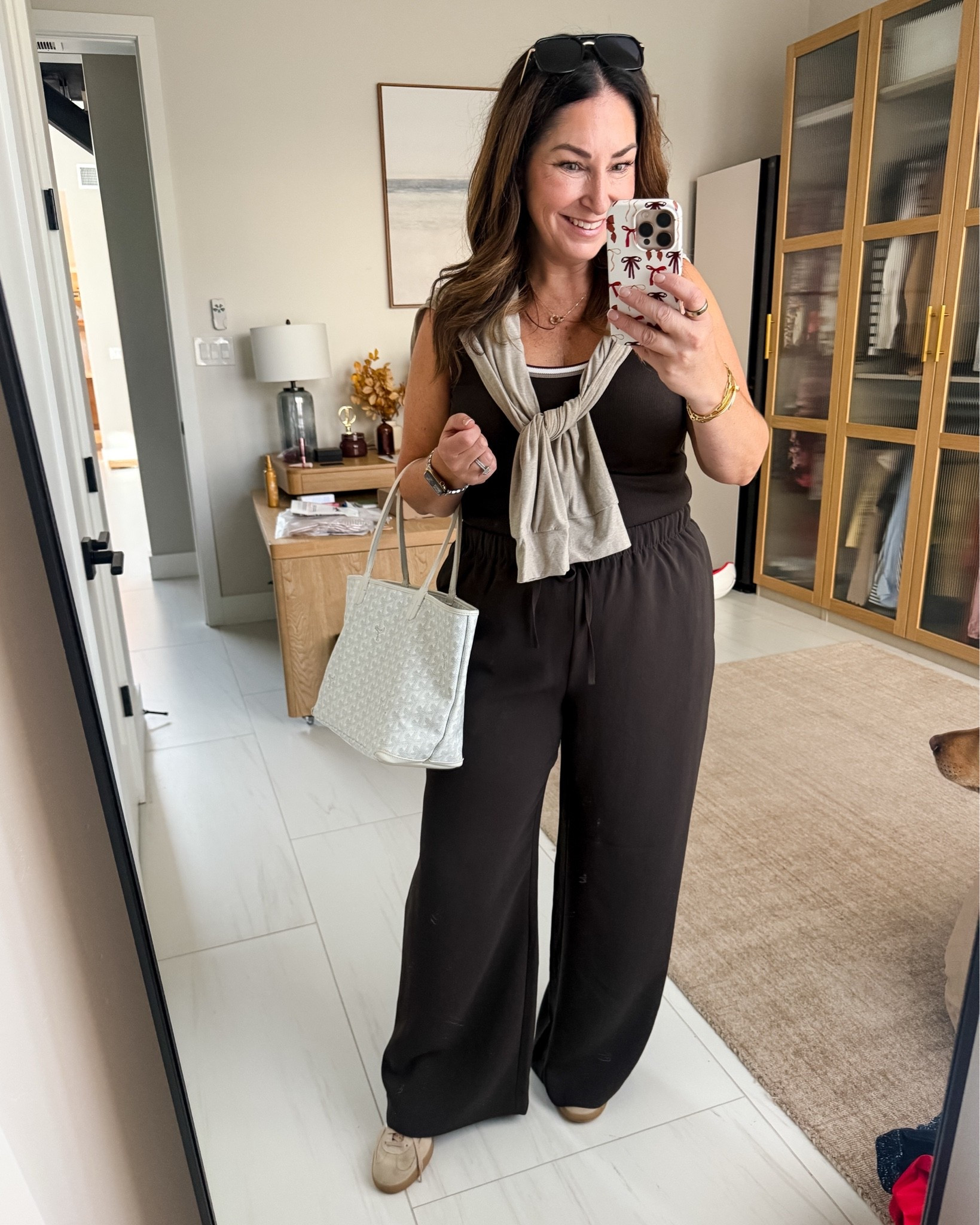 @Aritzia crepe pants are so comfy and love that they can be dressed up or down. Wearing large / short in pants and large in tank

#LTKdayinmylife #LTKmomlife #LTKMidsize