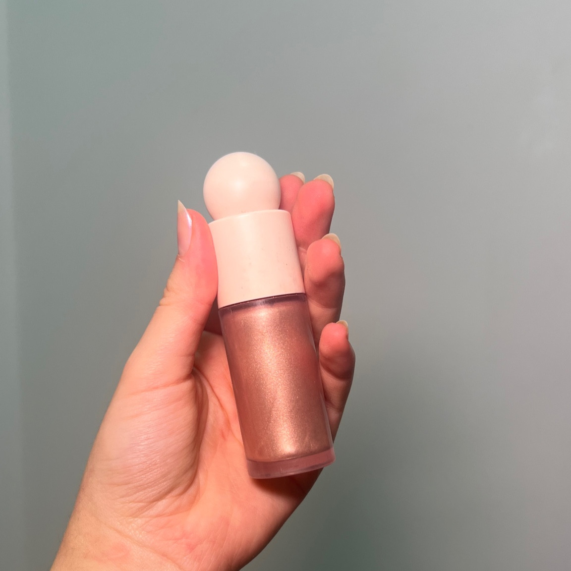 Iluminador com aspecto glow, sem tantas partículas espalhadas de brilho ✨

#LTKbeauty #LTKbrasil #LTKstyletip